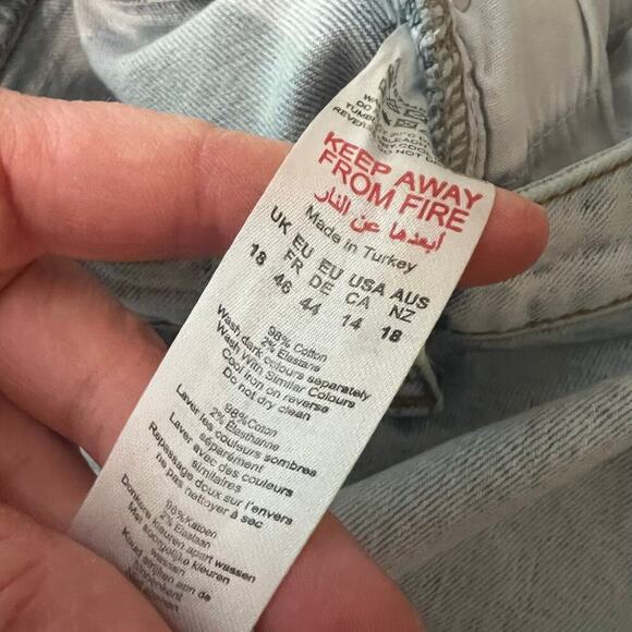 Boohoo Light Wash Denim Vertical Raw Hem Flared High Rise Jeans Size 14 - Picture 8 of 13